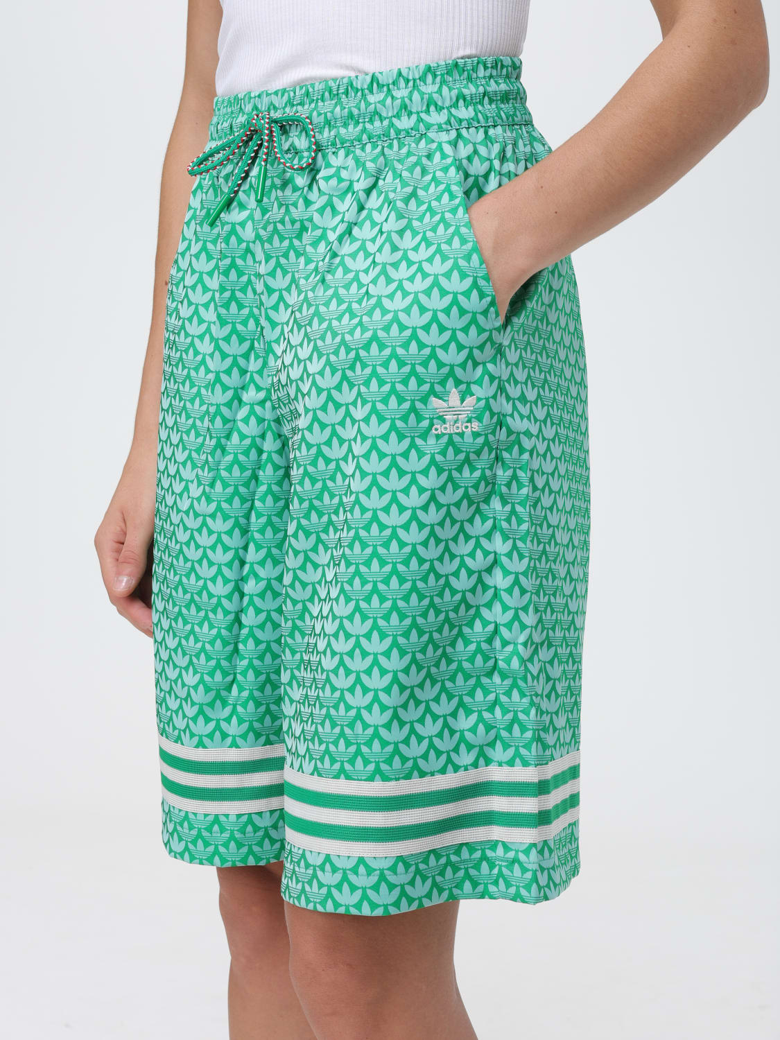 online Green short Outlet: IK7881 short - woman at | for Originals Adidas Adidas Originals