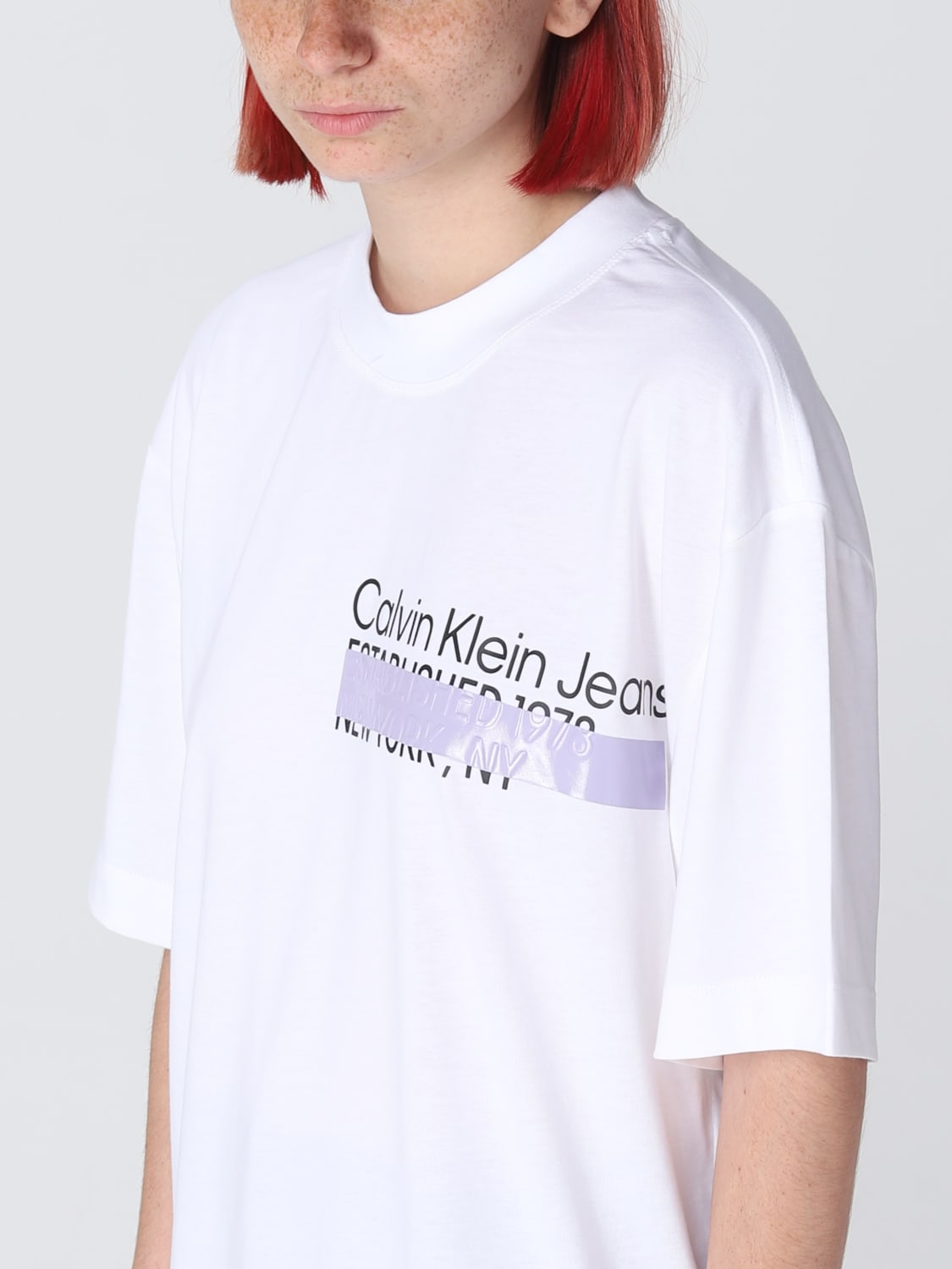 CALVIN KLEIN Weiß JEANS: T-Shirt J30J323522 Calvin auf Jeans T-Shirt - online Damen | Klein