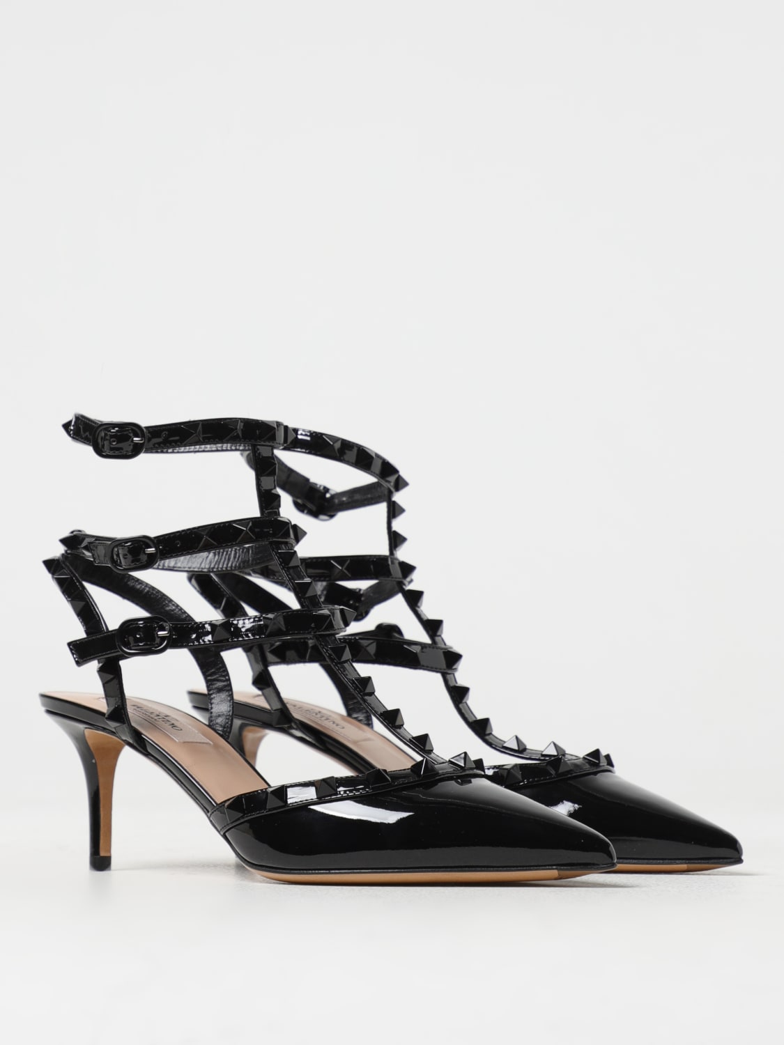 VALENTINO GARAVANI: Rockstud pumps in patent leather - Black ...