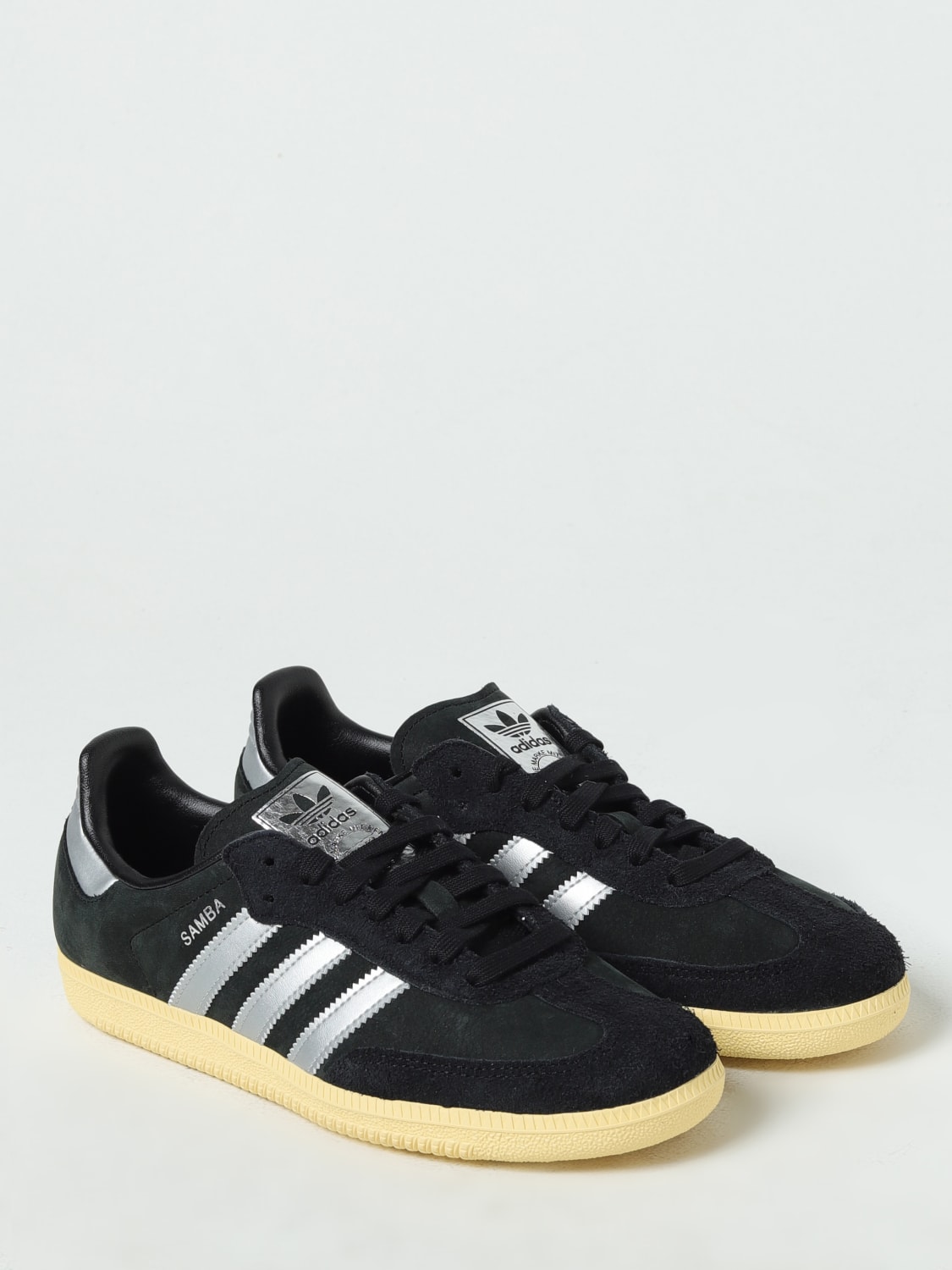 Basket adidas femme noir hot sale