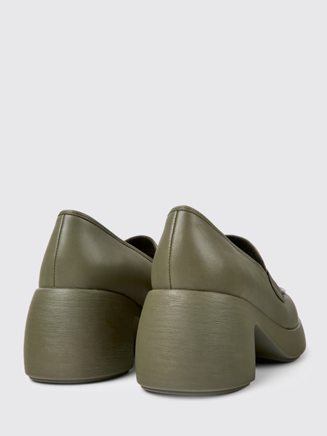 Outlet de Camper: Zapatos planos para mujer, Verde  Zapatos Planos Camper  20889-131 WABI en línea en