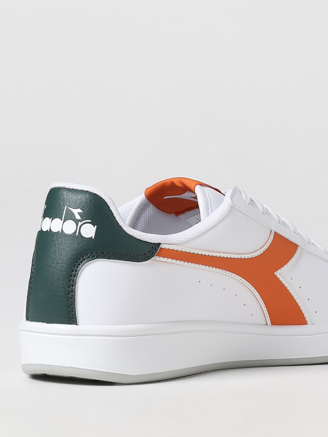 Diadora on sale white trainers