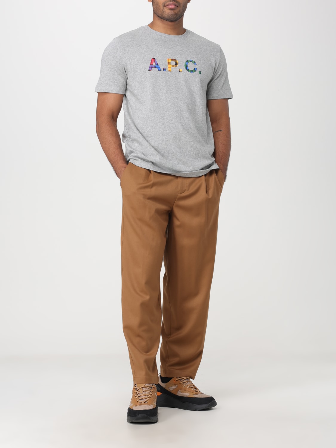 A.P.C.：パンツ メンズ - ブラウン | GIGLIO.COMオンラインのA.p.c.