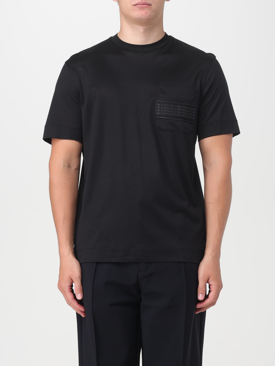 Camiseta armani discount con pantalones negro