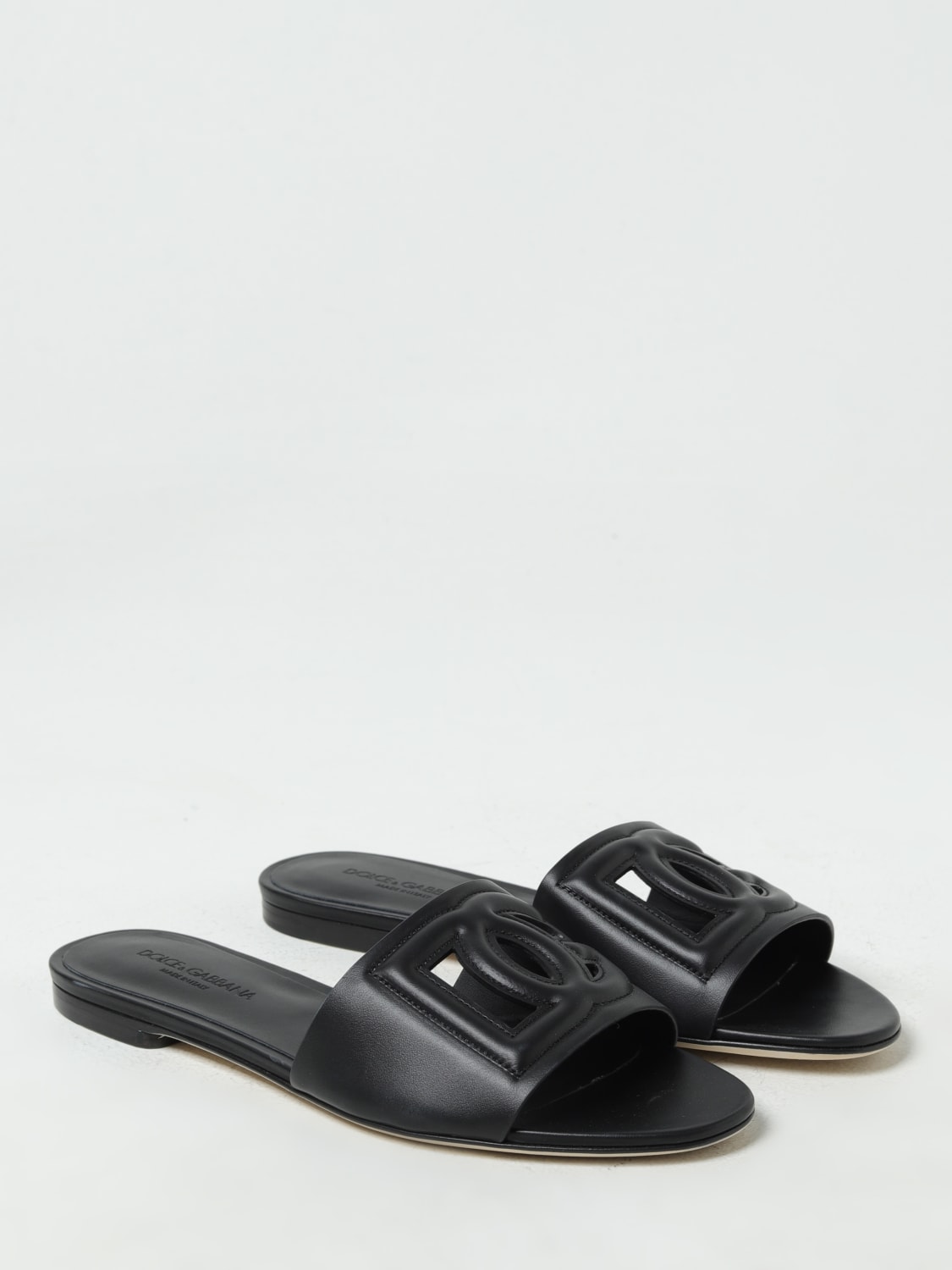 Black best sale flat slides