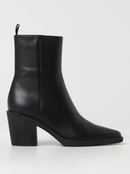 Gianvito Rossi pointed ankle boots - Black