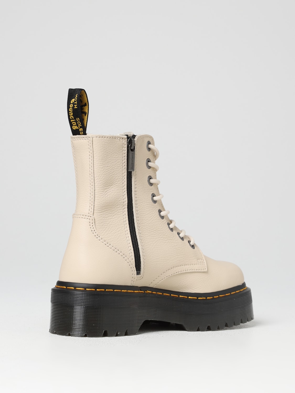 DR. MARTENS：鞋女士- 米色| DR. MARTENS 平底靴26378292 在线就在