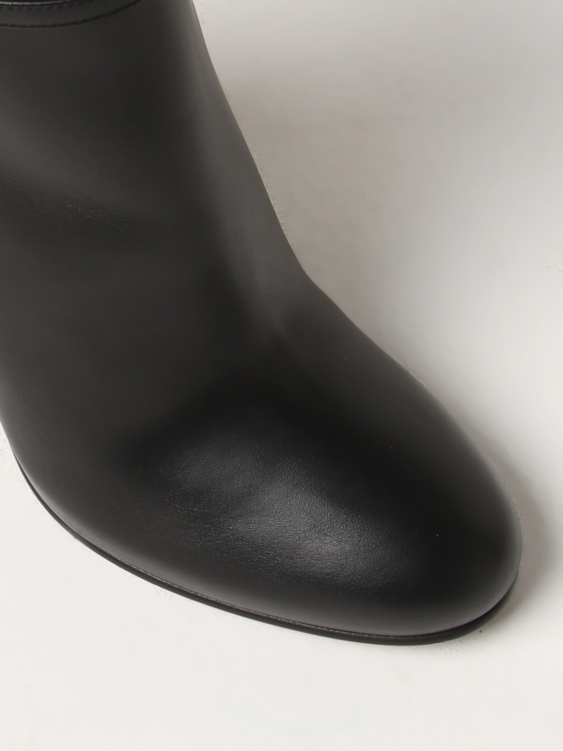 Fendi Delfina leather ankle boots