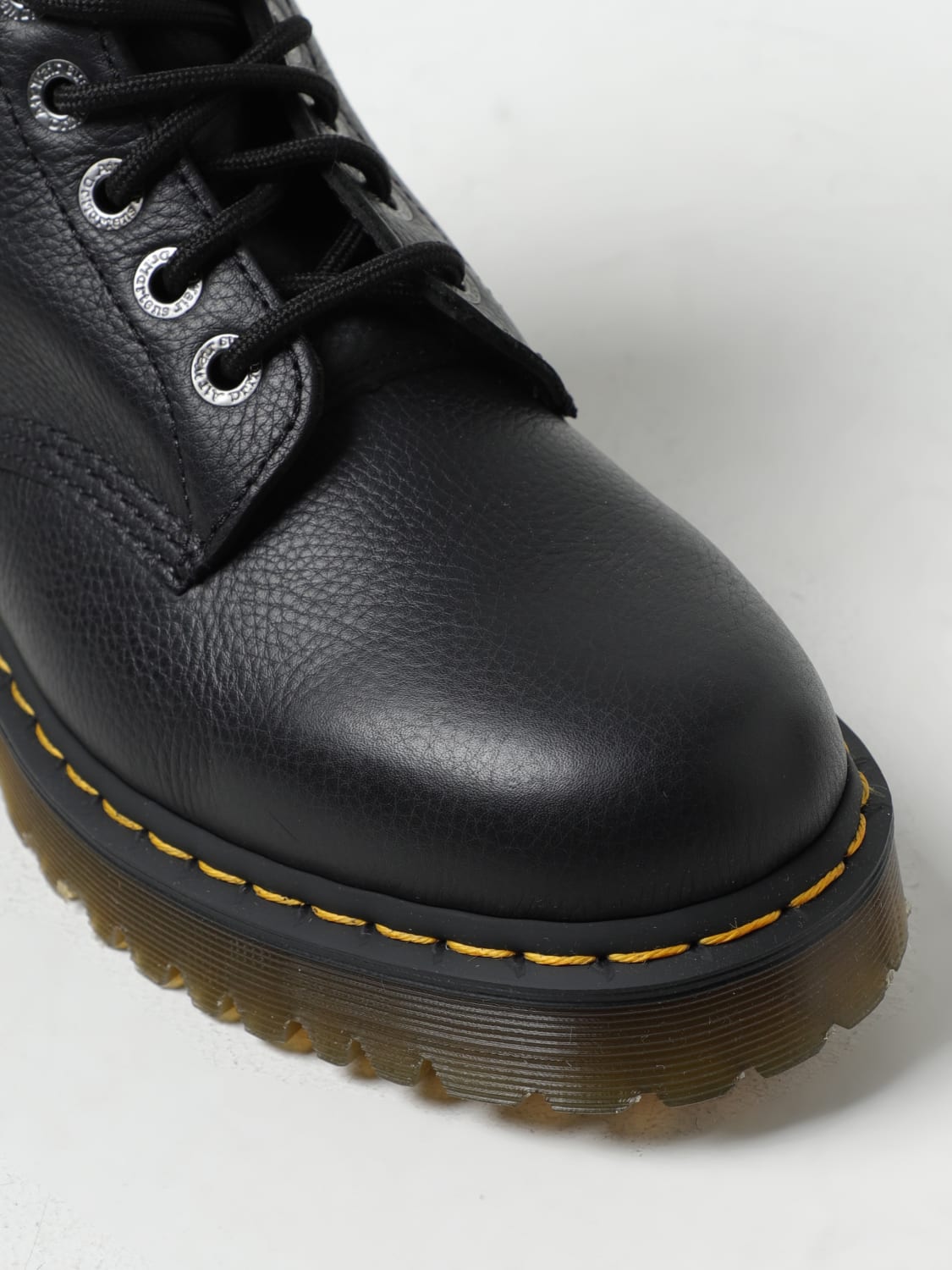 DR. MARTENS: Botas para hombre, Negro  Botas Dr. Martens 26206001 en línea  en