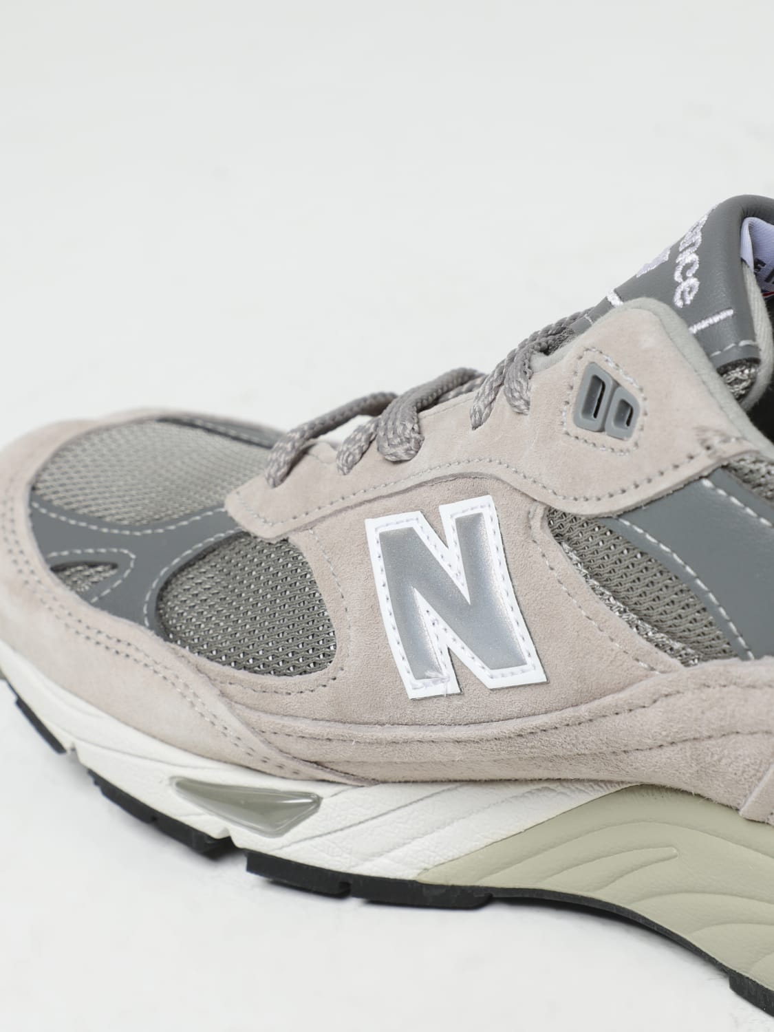 NEW BALANCE: Zapatillas para hombre, Gris  Zapatillas New Balance NBM991GL  en línea en