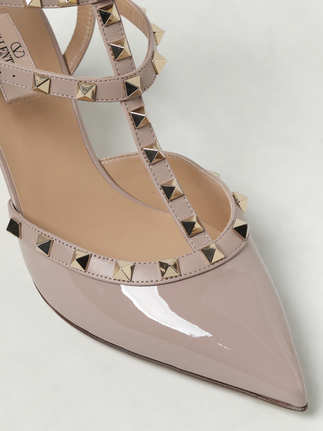 Nude store valentino shoes