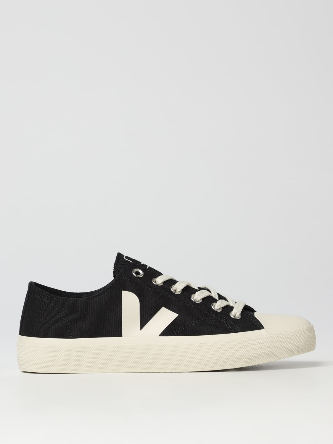 VEJA: Sneakers men - Black | VEJA sneakers PLM0101397 online at GIGLIO.COM