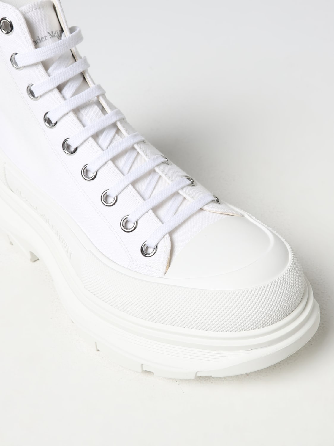 White alexander 2024 mcqueen sneakers