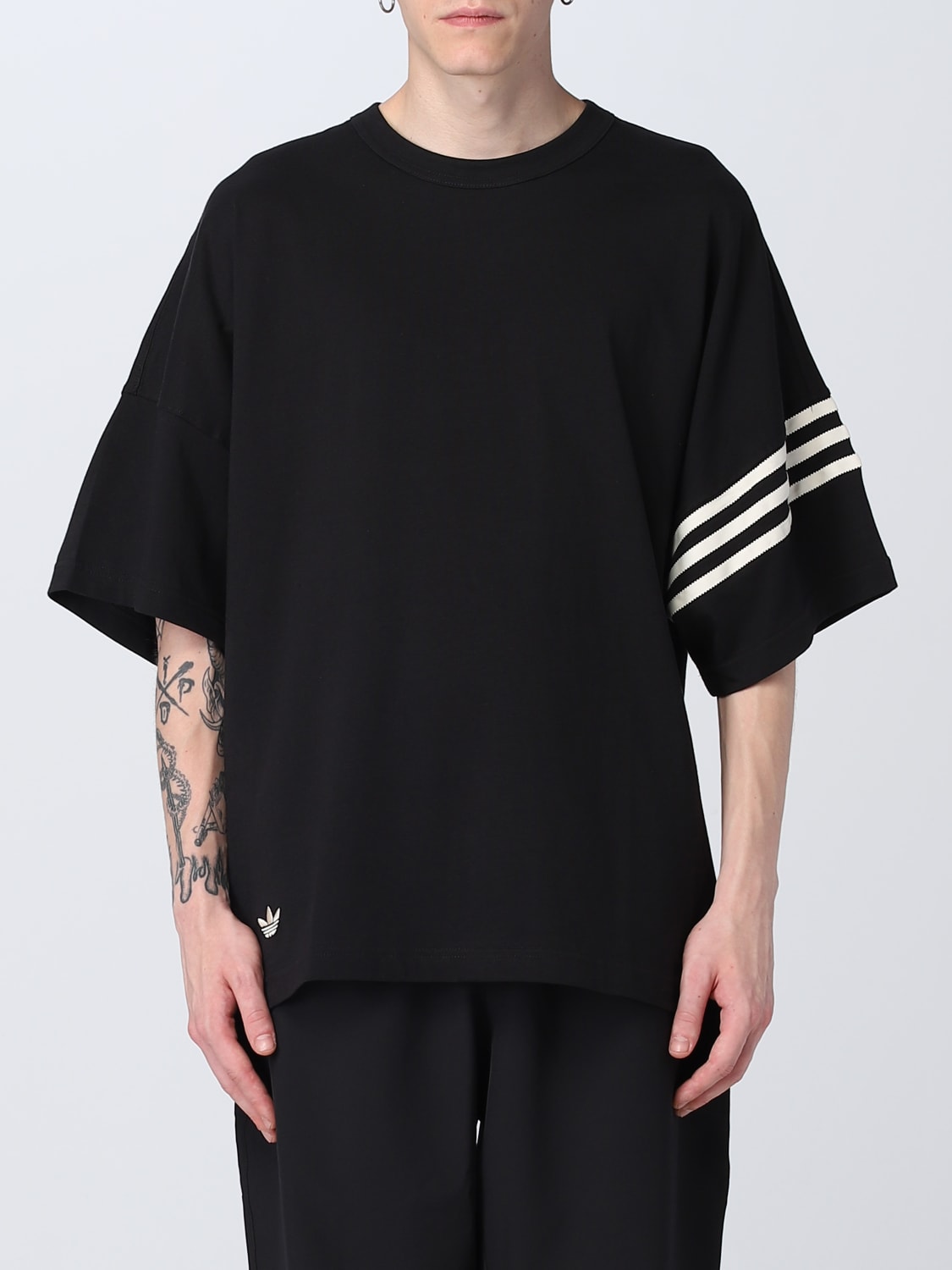 ADIDAS ORIGINALS: Adicolor Neuclassics cotton t-shirt - Black