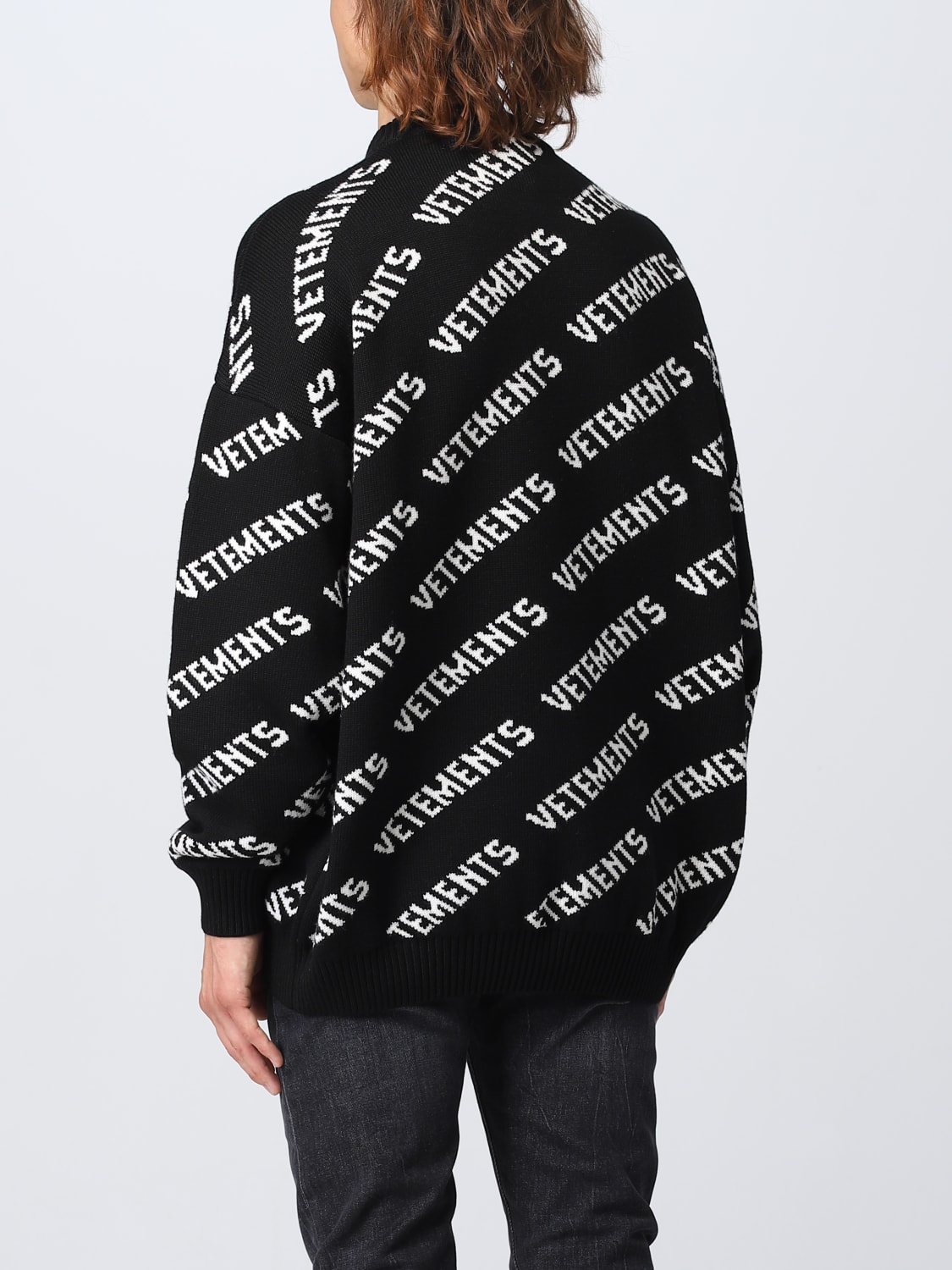 VETEMENTS Sweater in black/ white