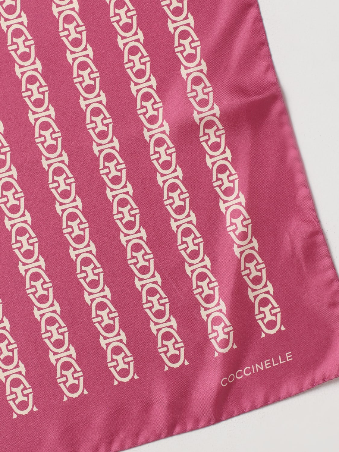 Foulard femme Coccinelle