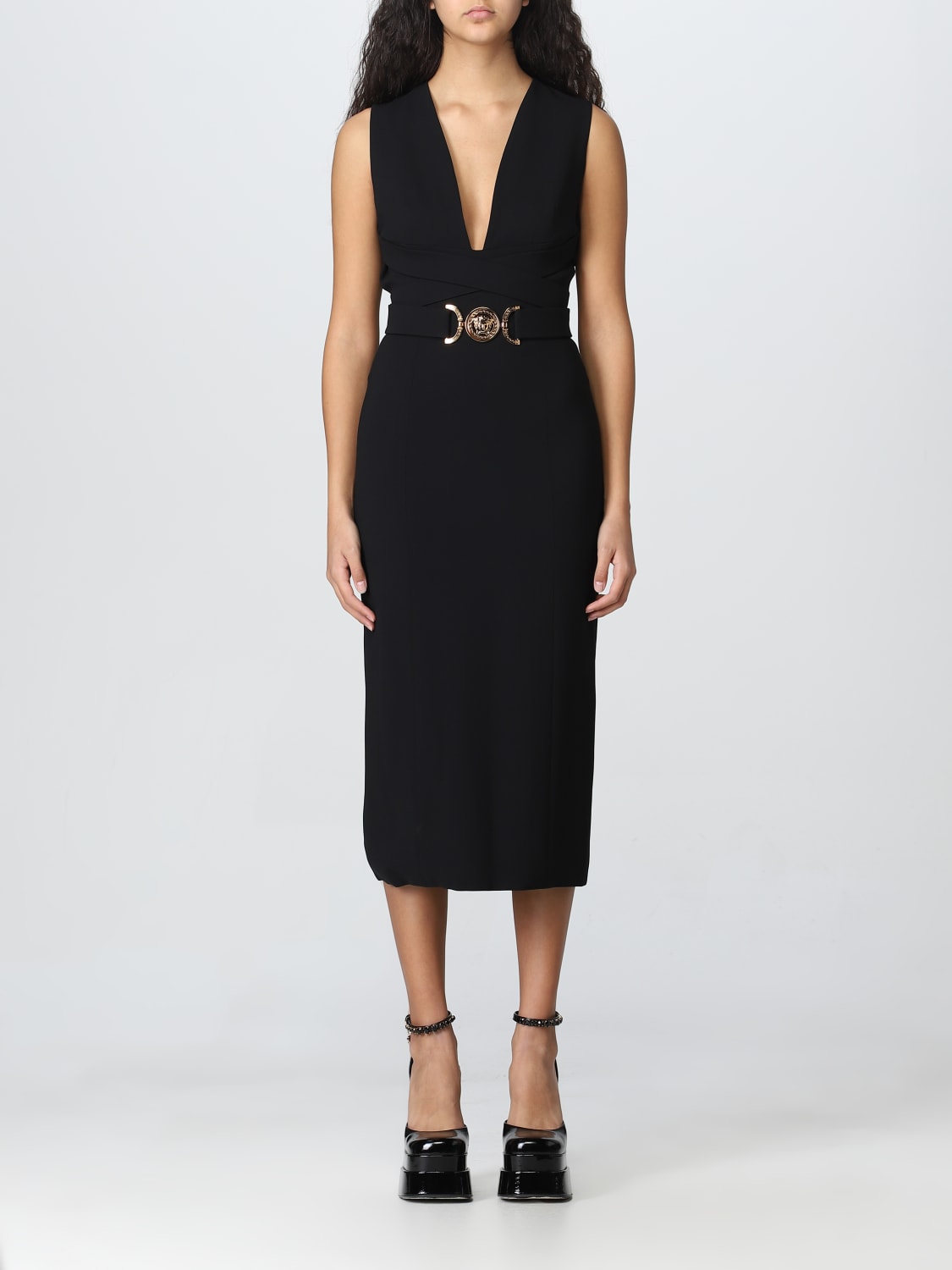VERSACE: Vestido para Negro | Vestido Versace 10082521A02395 en línea en GIGLIO.COM