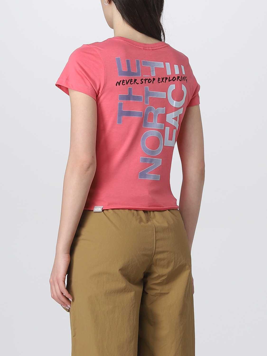 THE NORTH FACE: Camiseta para Rosa | Camiseta The North Face NF0A83FJ en línea en GIGLIO.COM