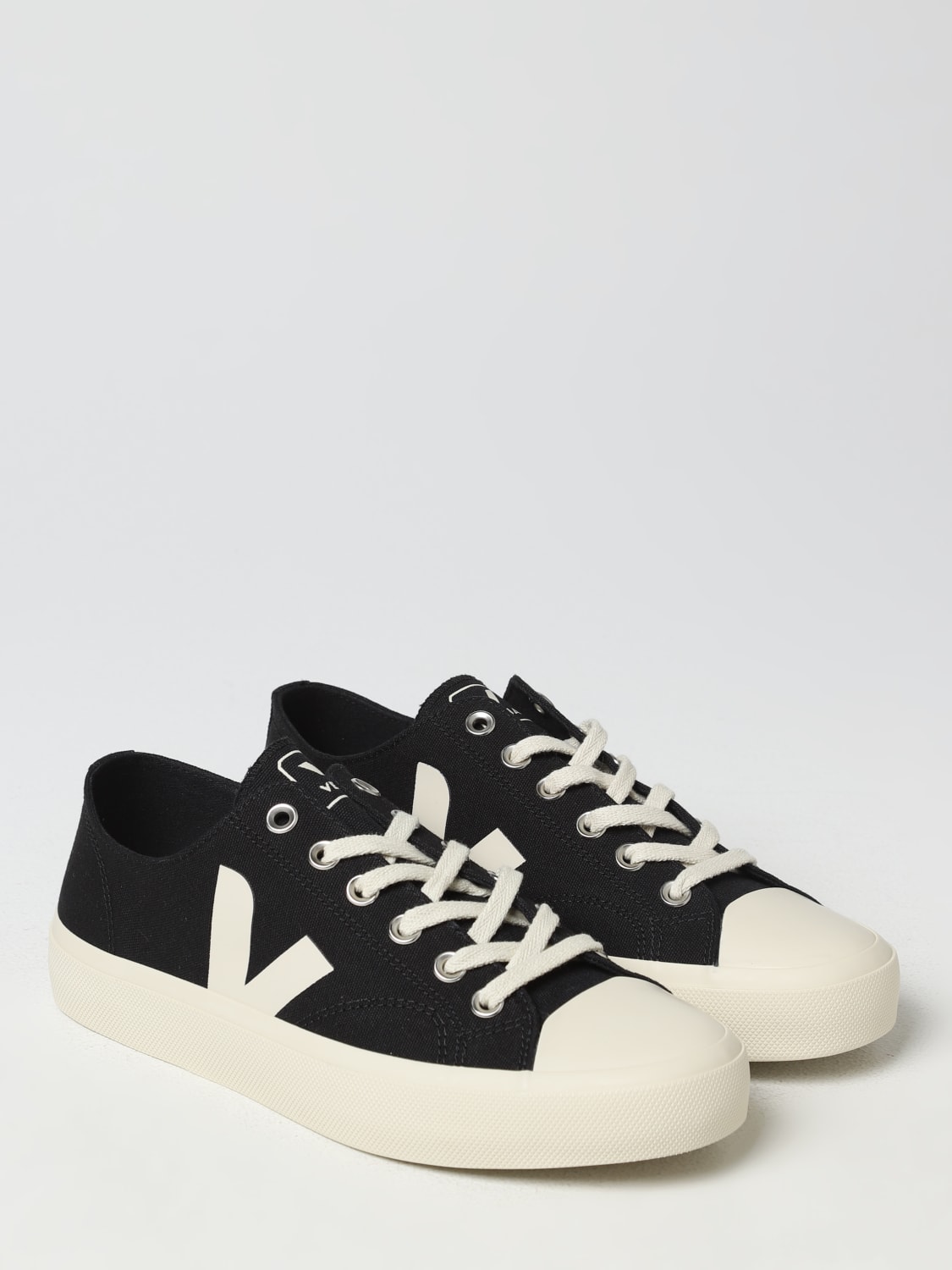 VEJA: trainers for men - Black | Veja trainers PLM0101397 online on ...