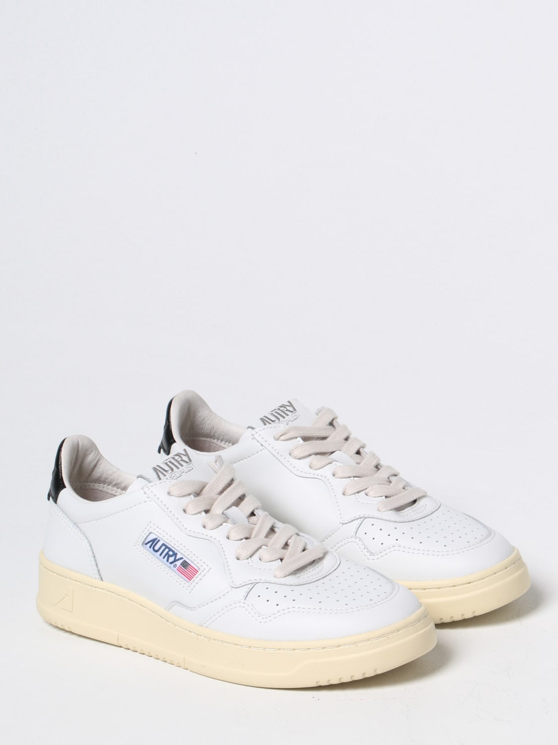 AUTRY: sneakers for woman - White | Autry sneakers AULWLL22 online on ...