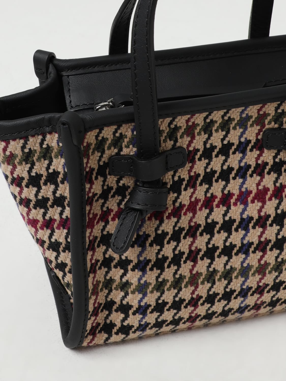 Burberry Teams With Vestiaire on Outerwear, Handbag Exchange