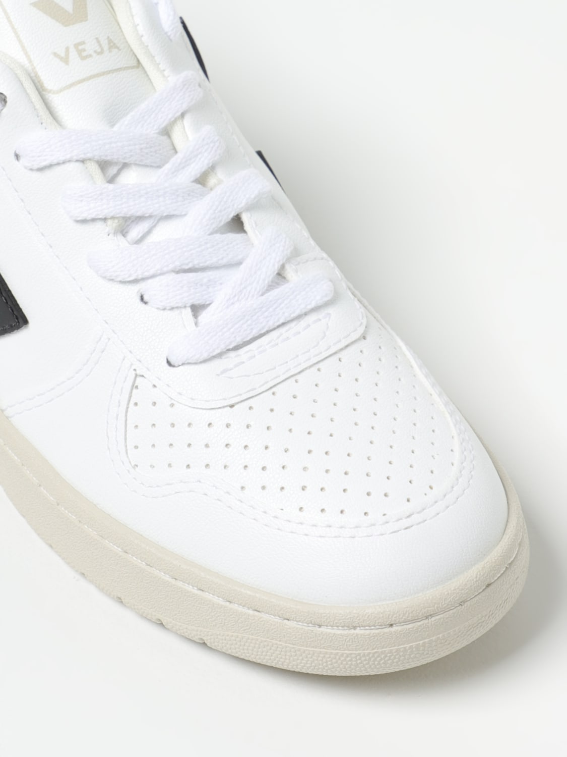VEJA: sneakers for woman - White | Veja sneakers VX0702901 online at ...
