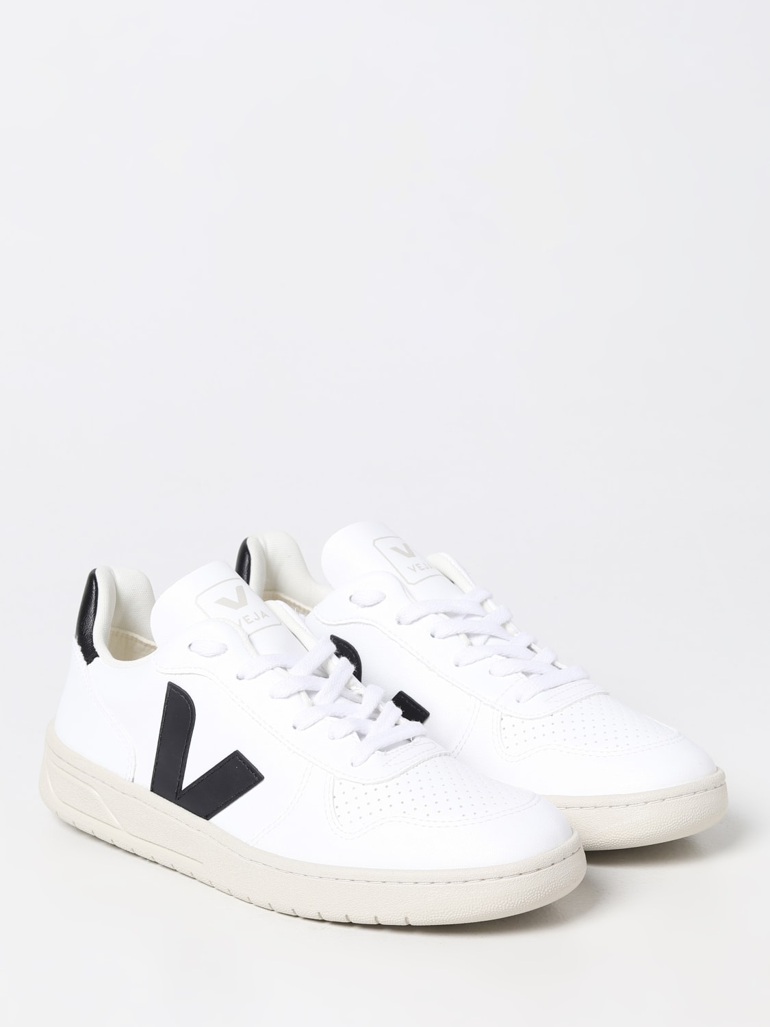 VEJA: sneakers for man - White | Veja sneakers CP0501537 online on ...