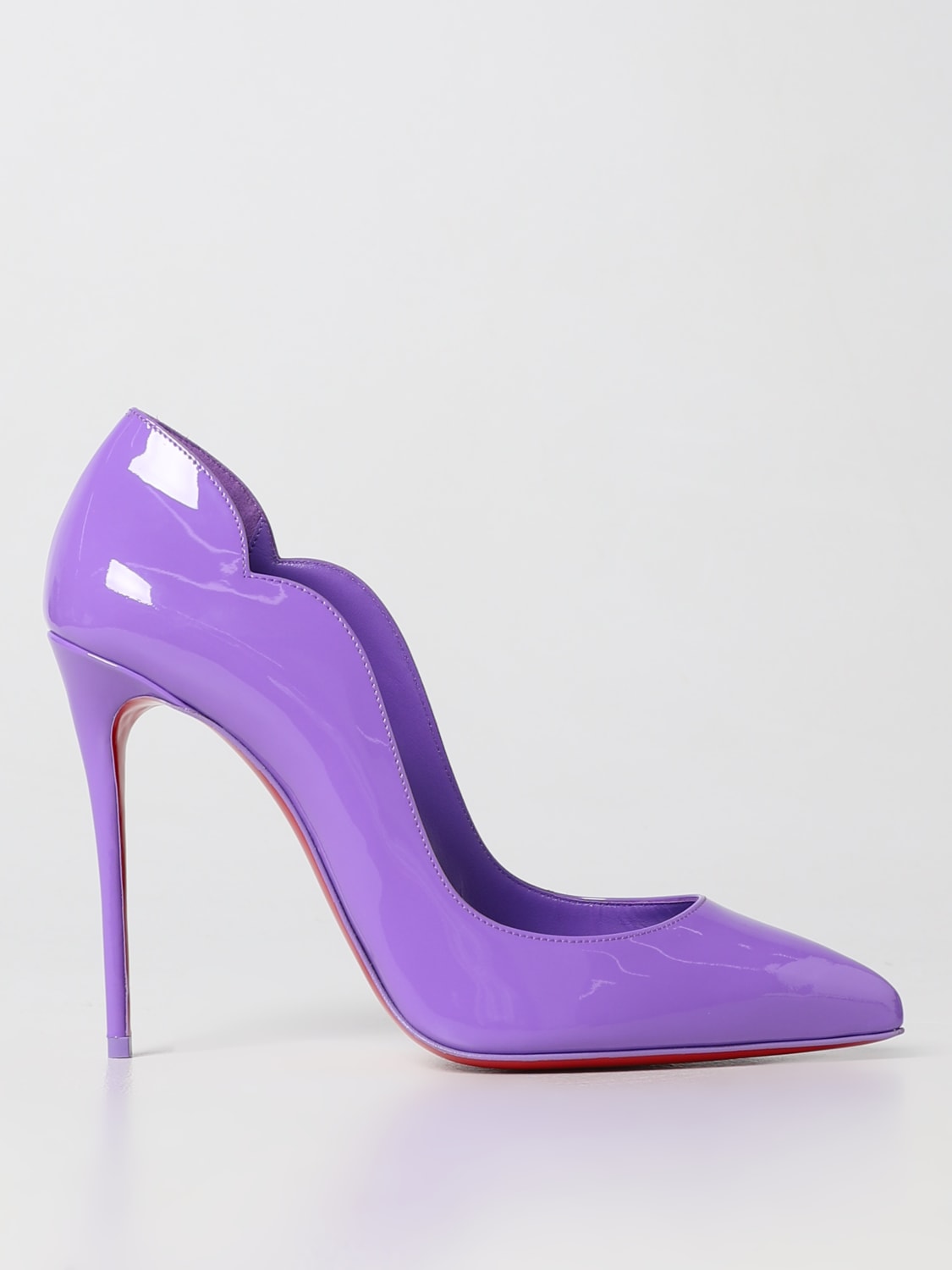 LOUBOUTIN: Hot Chick pumps in patent leather - Lilac | Christian Louboutin pumps 3200645 online at GIGLIO.COM