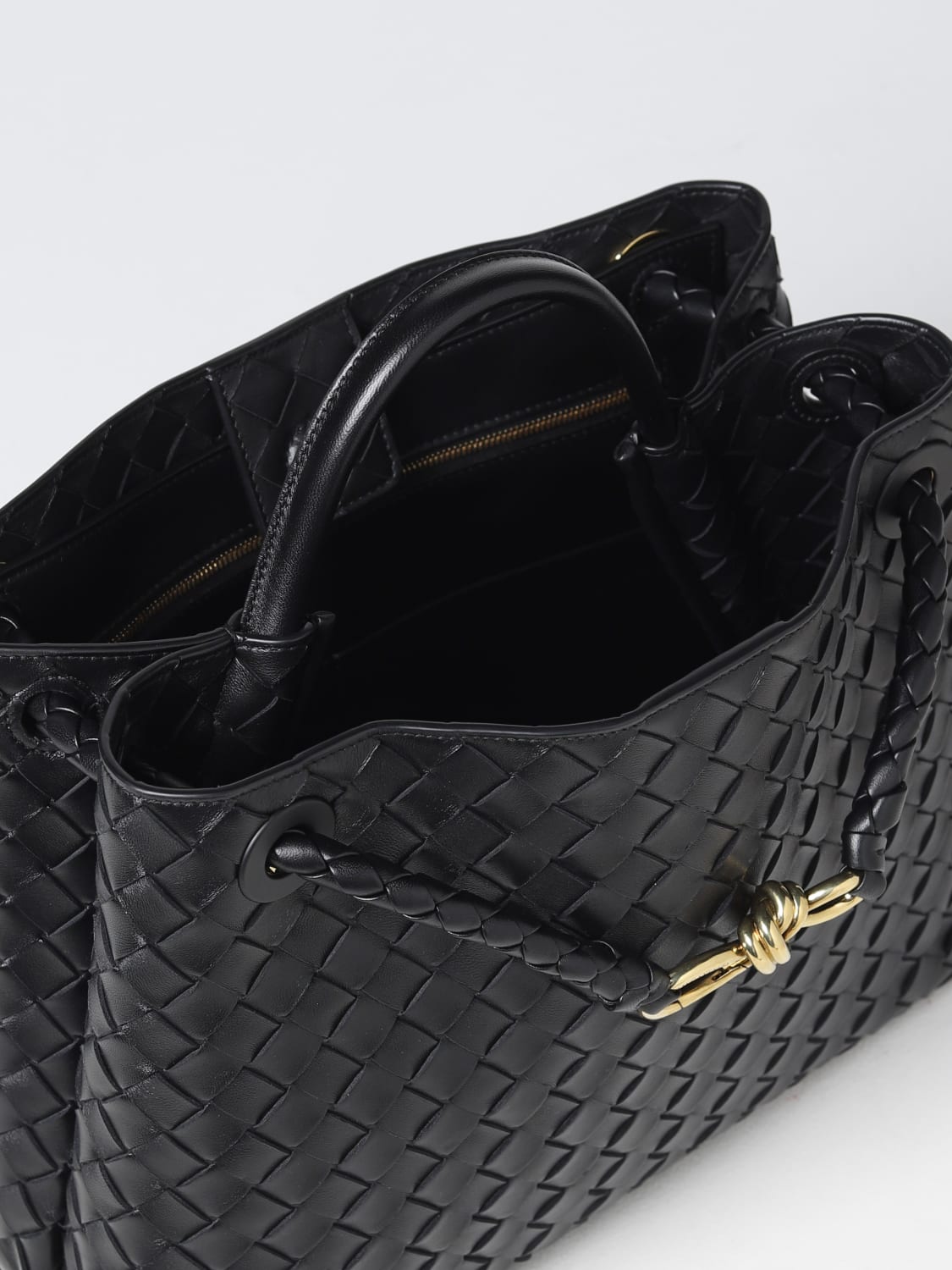 BOTTEGA VENETA: women's shoulder bag - Leather  Bottega Veneta shoulder  bag 755074VCPP1 online at