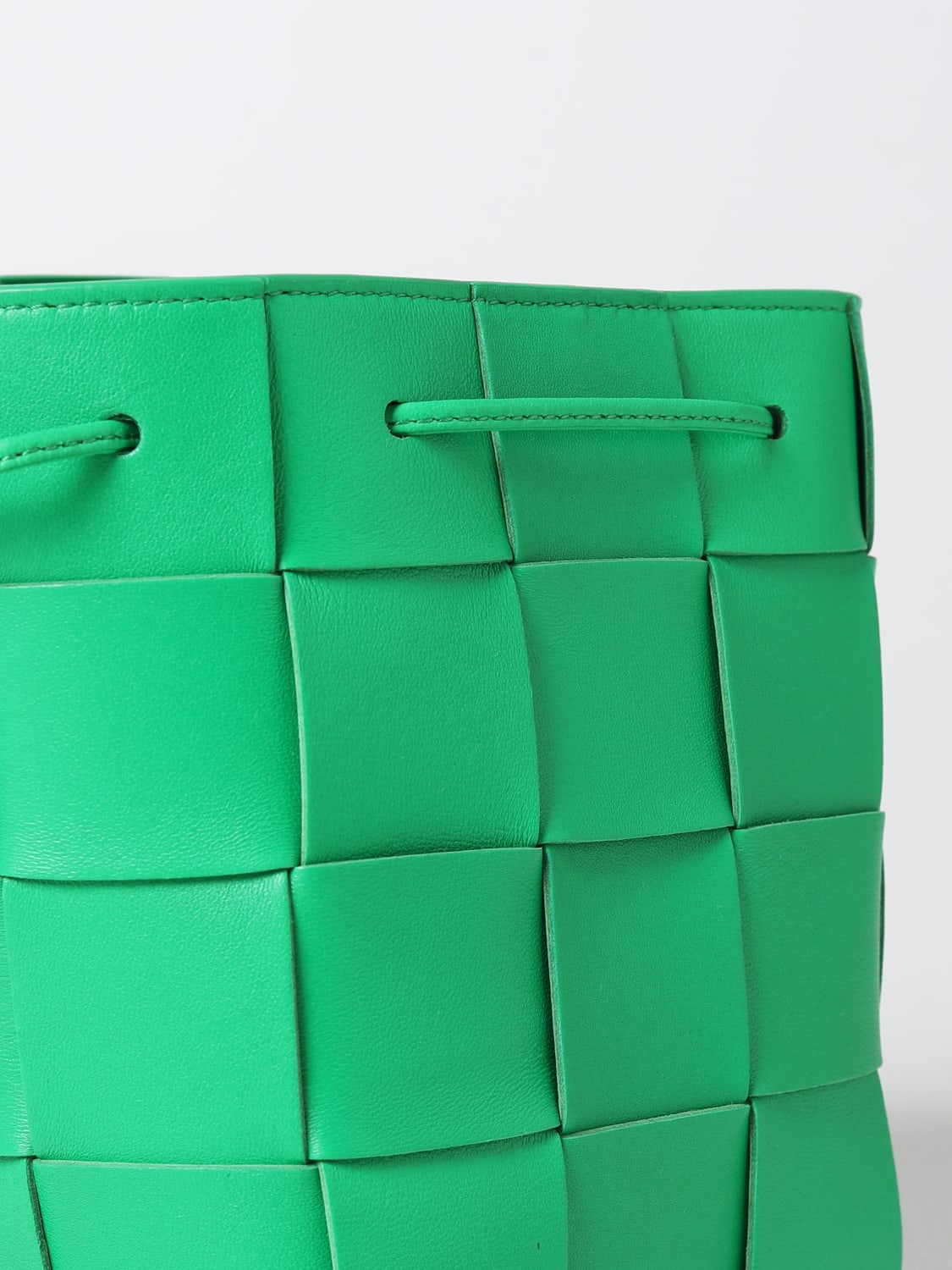 BOTTEGA VENETA: calfskin mini pouch - Green