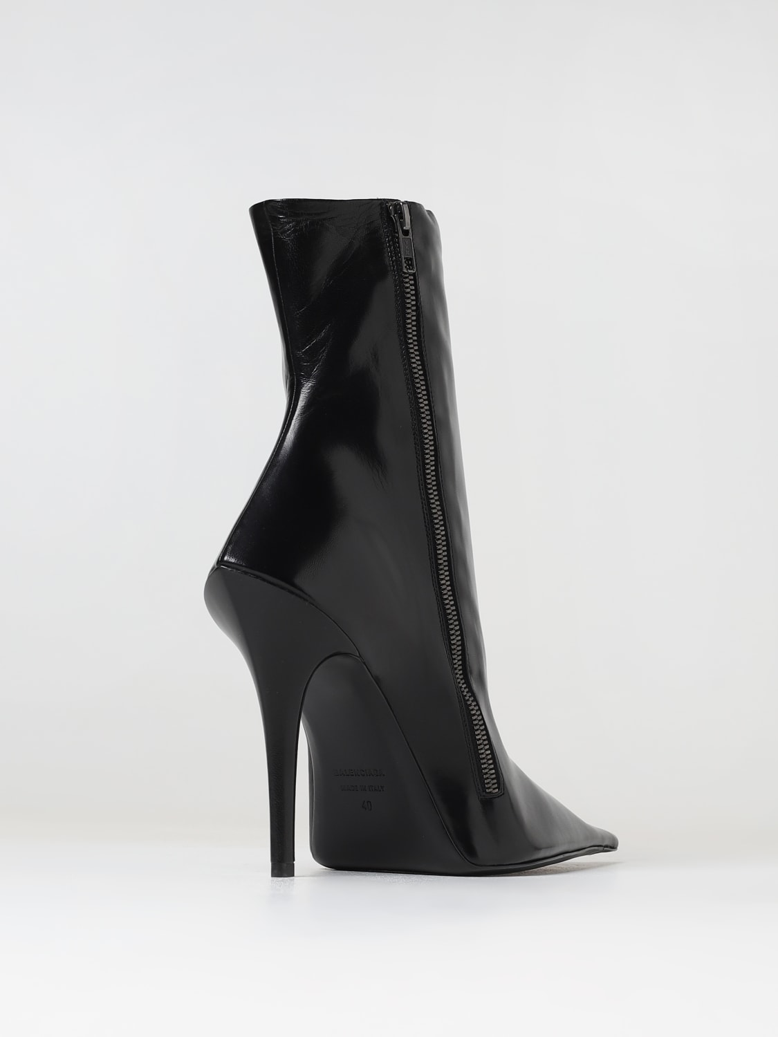 menu formel Decode BALENCIAGA: Witch ankle boots in shiny leather - Black | Balenciaga flat  ankle boots 747603WBCW0 online at GIGLIO.COM