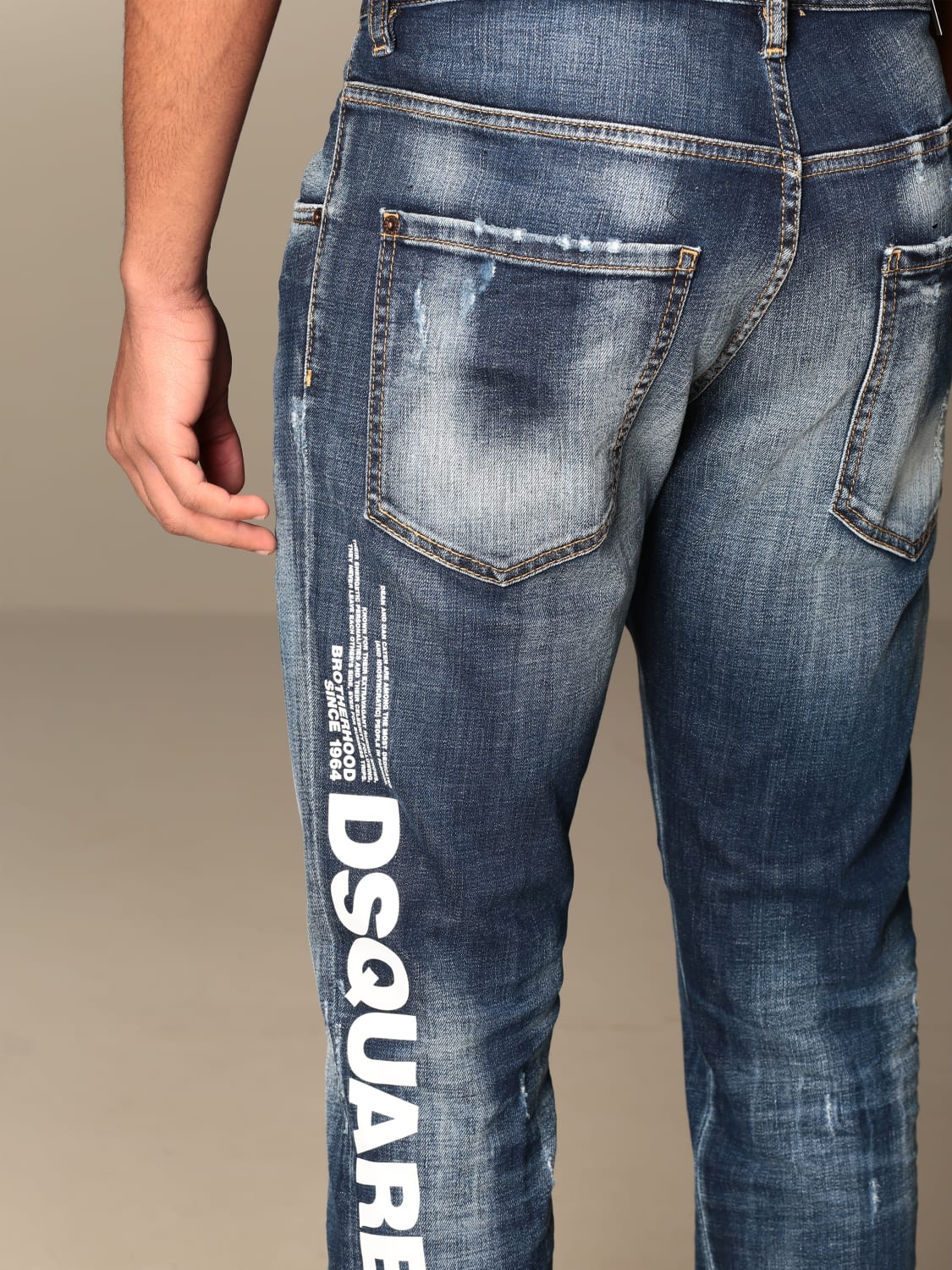 Tilståelse Hævde slump DSQUARED2: jeans in used denim with logo - Denim | Dsquared2 jeans  S74LB0869 S30664 online on GIGLIO.COM
