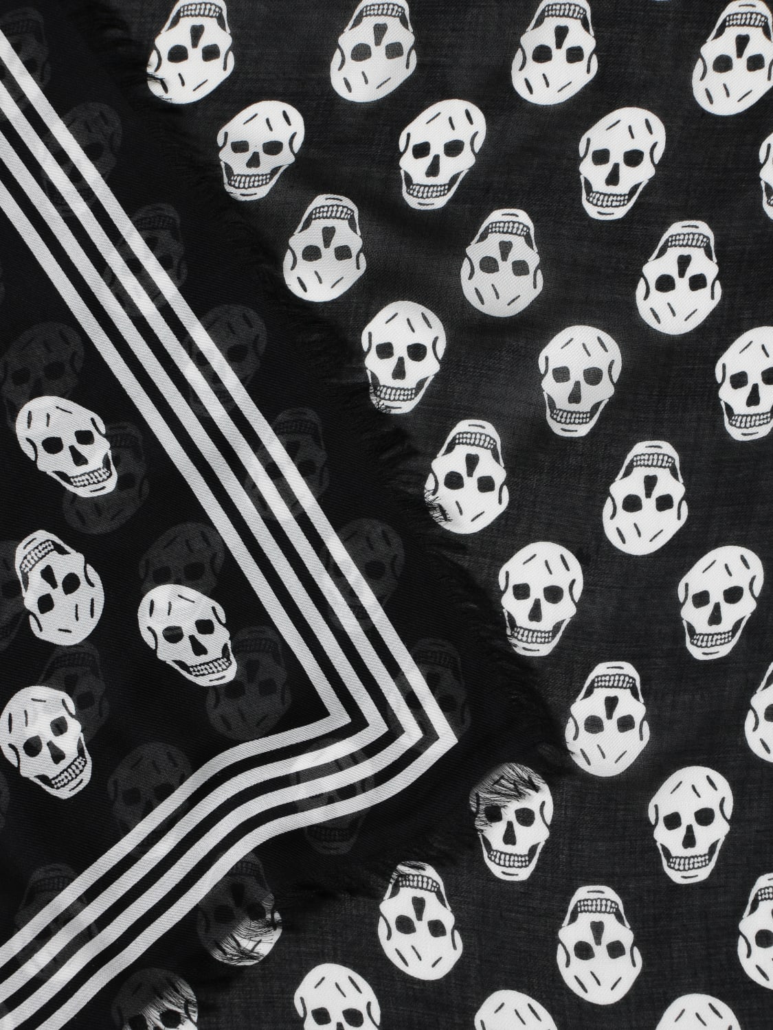 Alexander Mcqueen Outlet: Skull scarf in modal - Black