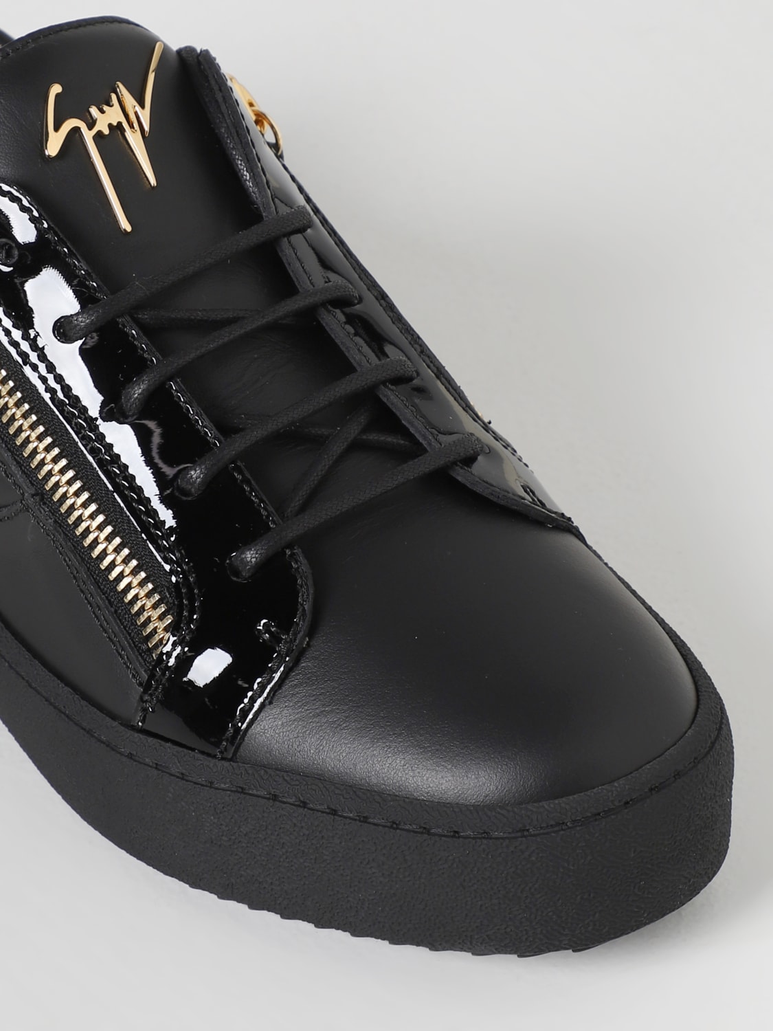 GIUSEPPE ZANOTTI: sneakers for man - Black | Giuseppe Zanotti RU00010 online on GIGLIO.COM