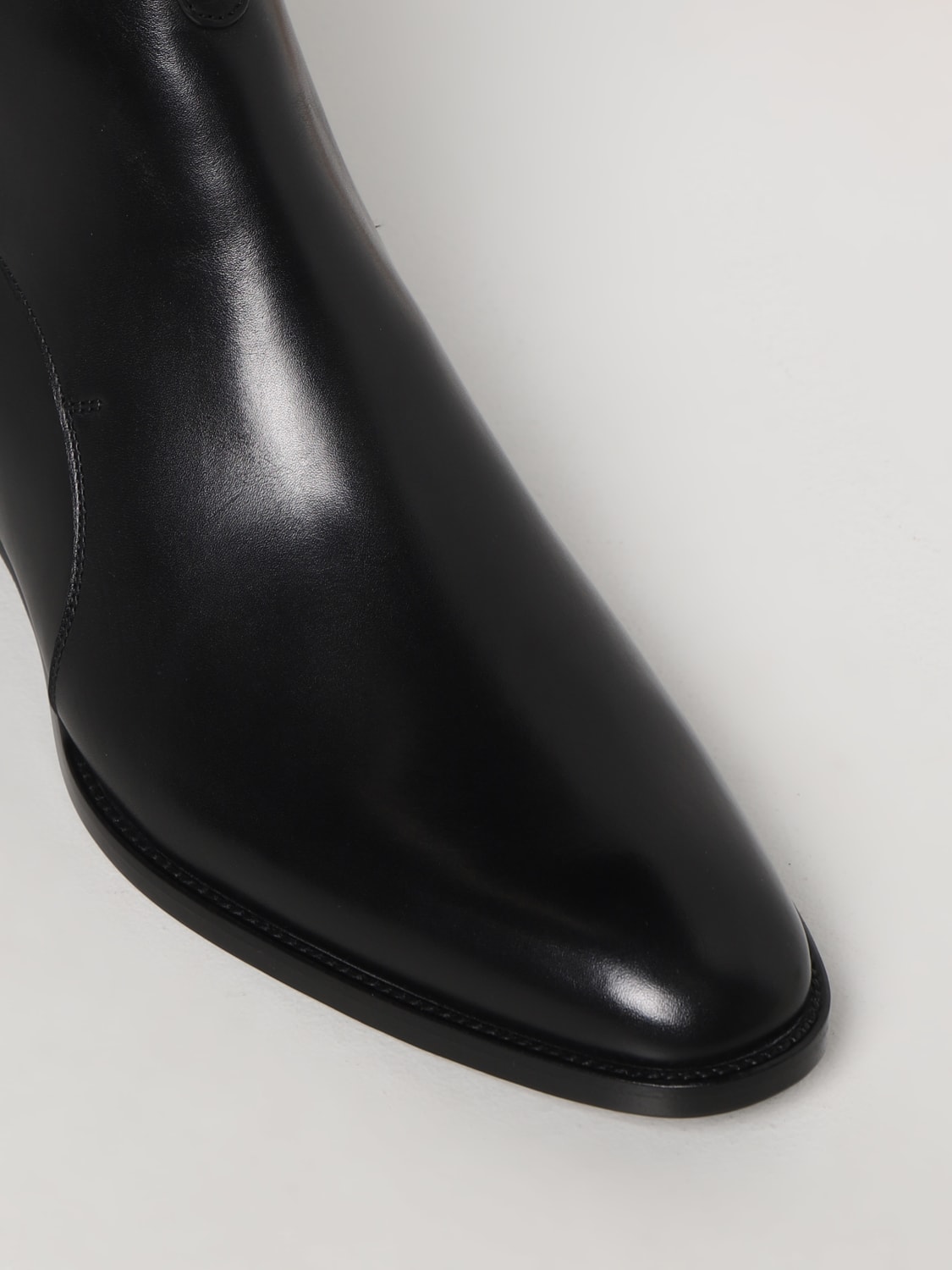 Saint Laurent slip-on pointed toe boots