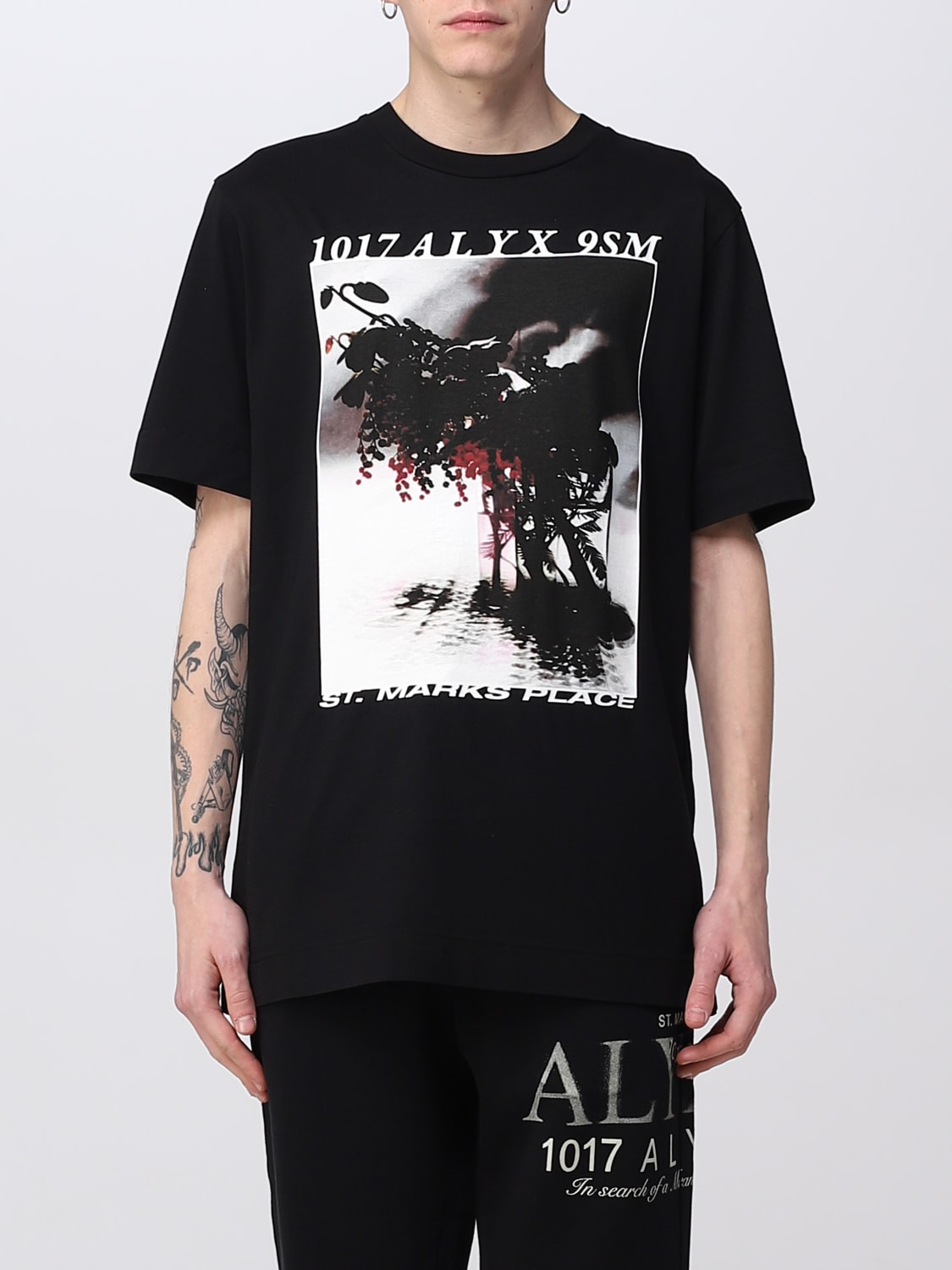 ALYX：Tシャツ メンズ - ブラック | GIGLIO.COMオンラインのAlyx T ...