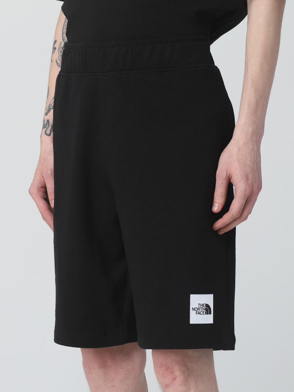 THE NORTH FACE: short for man - Black | The North Face short NF0A8237 ...