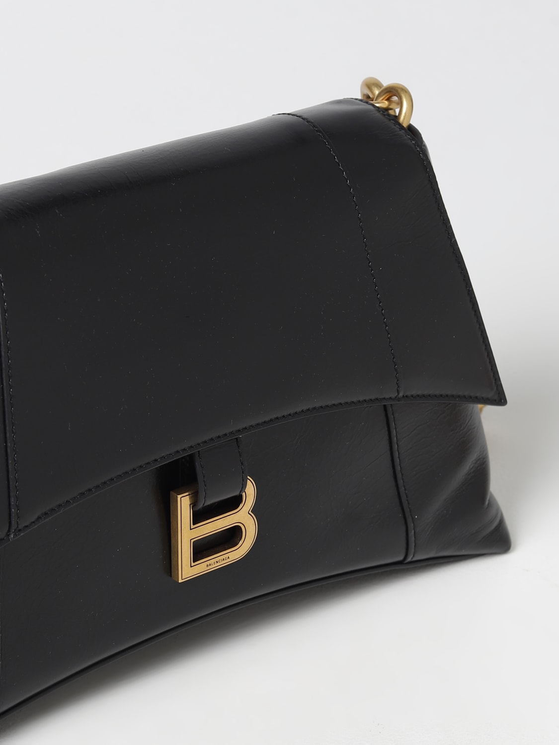 Pjece falanks reb BALENCIAGA: Downtown bag in tumbled leather - Black | Balenciaga shoulder  bag 6890581I7BM online at GIGLIO.COM