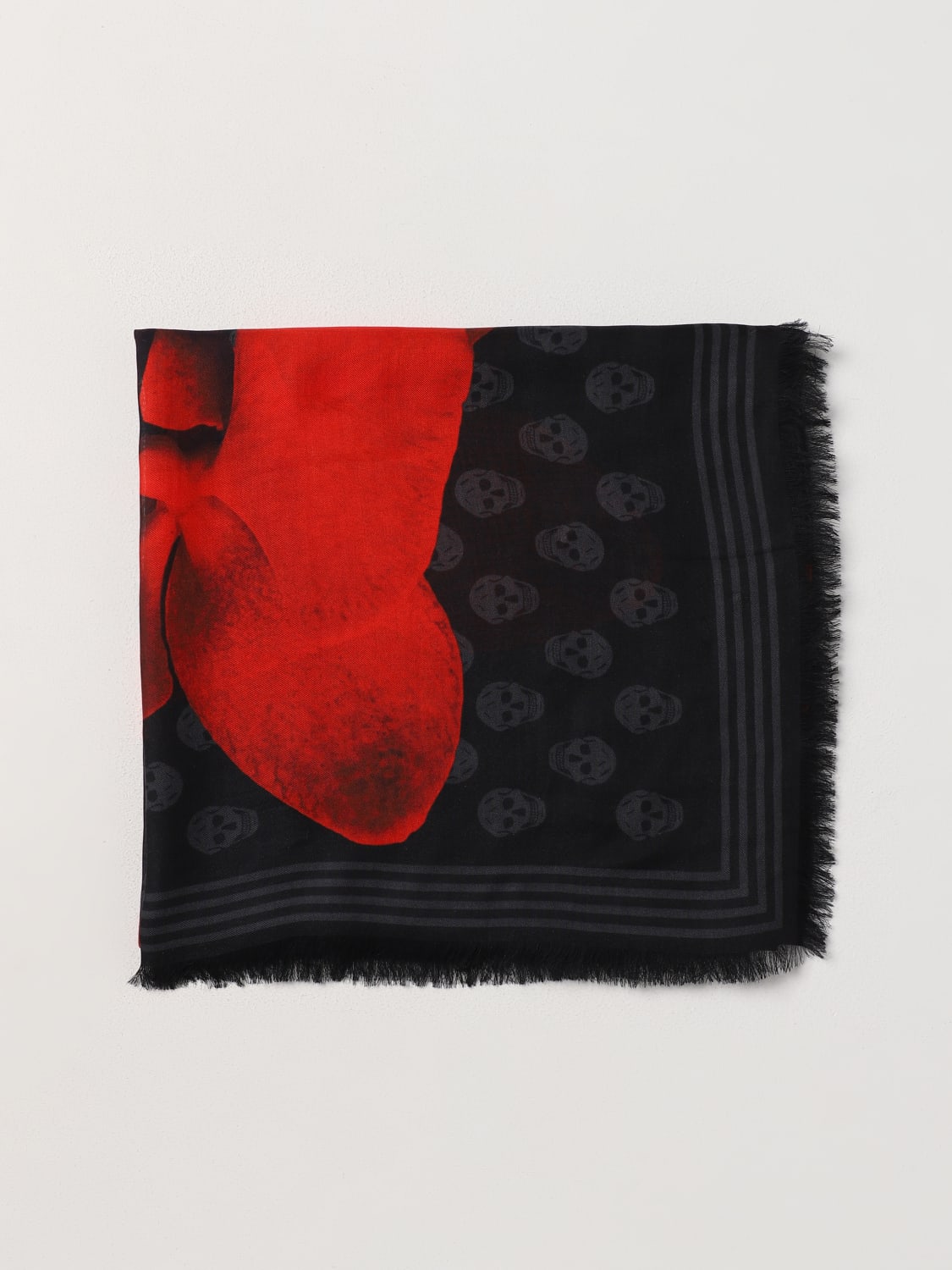 Alexander Mcqueen Outlet: Skull scarf in modal - Black