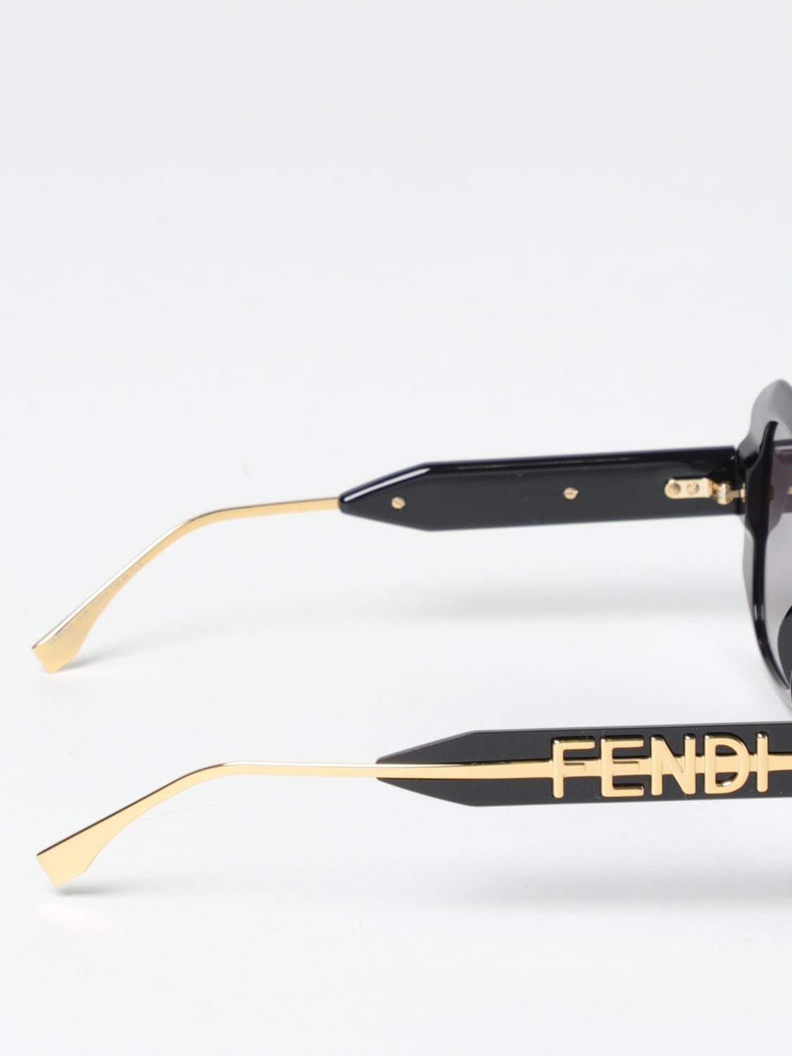 Sunglasses Fendi FE40065I