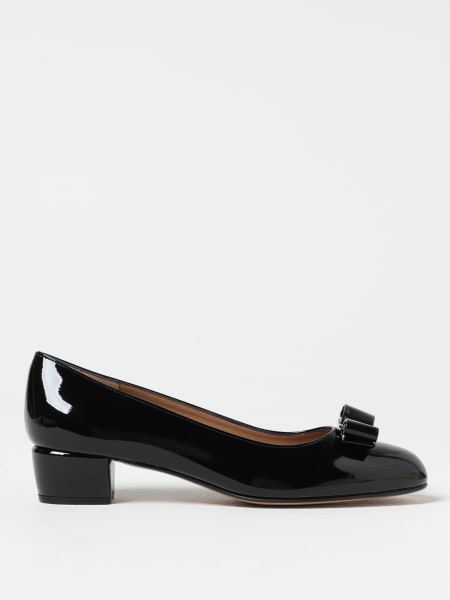 Décolleté Vara Ferragamo in pelle verniciata >
