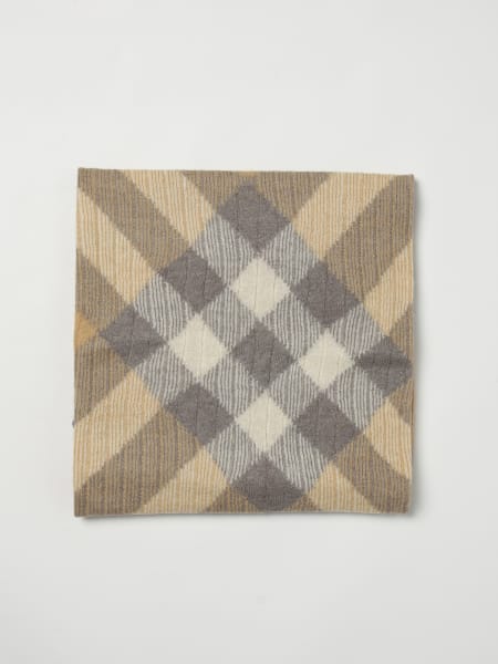 Bedcovers and blankets lifestyle Burberry