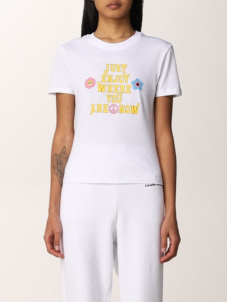 Chiara Ferragni Collection: T-shirt Chiara Ferragni con stampa just enjoy where you are now