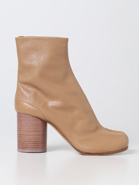ブーツその他 MAISON MARGIELA Woman Boots Camel S58WU0260P3753 T4091 Tabi Vintage Leather Boots – Antonioli.eu