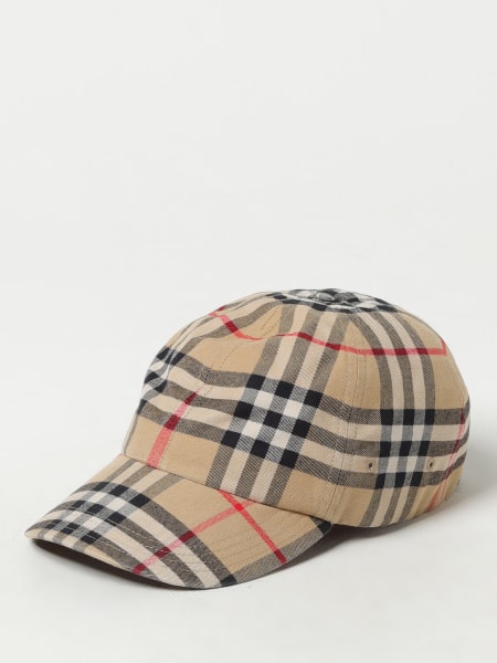 Burberry hat in ribbed cashmere with embroidered Equestrian Knight