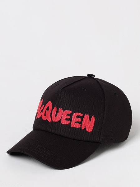 Hat man Alexander McQueen