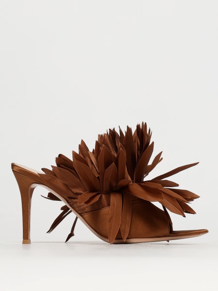 Gianvito Rossi: Mules Daniah Gianvito Rossi in camoscio con frange