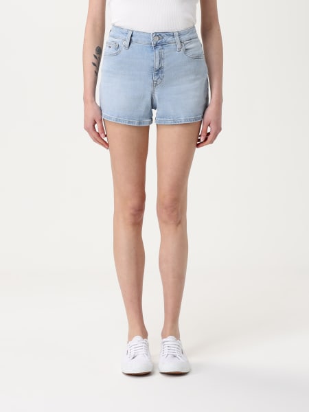 Short woman Tommy Jeans