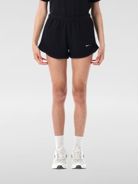 Short woman Nike