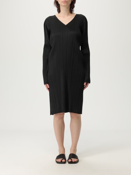 PLEATS PLEASE ISSEY MIYAKE｜DRESSES (PP56JT122-75) MONTHLY COLORS : FEBRUARY – ISSEY MIYAKE ONLINE STORE